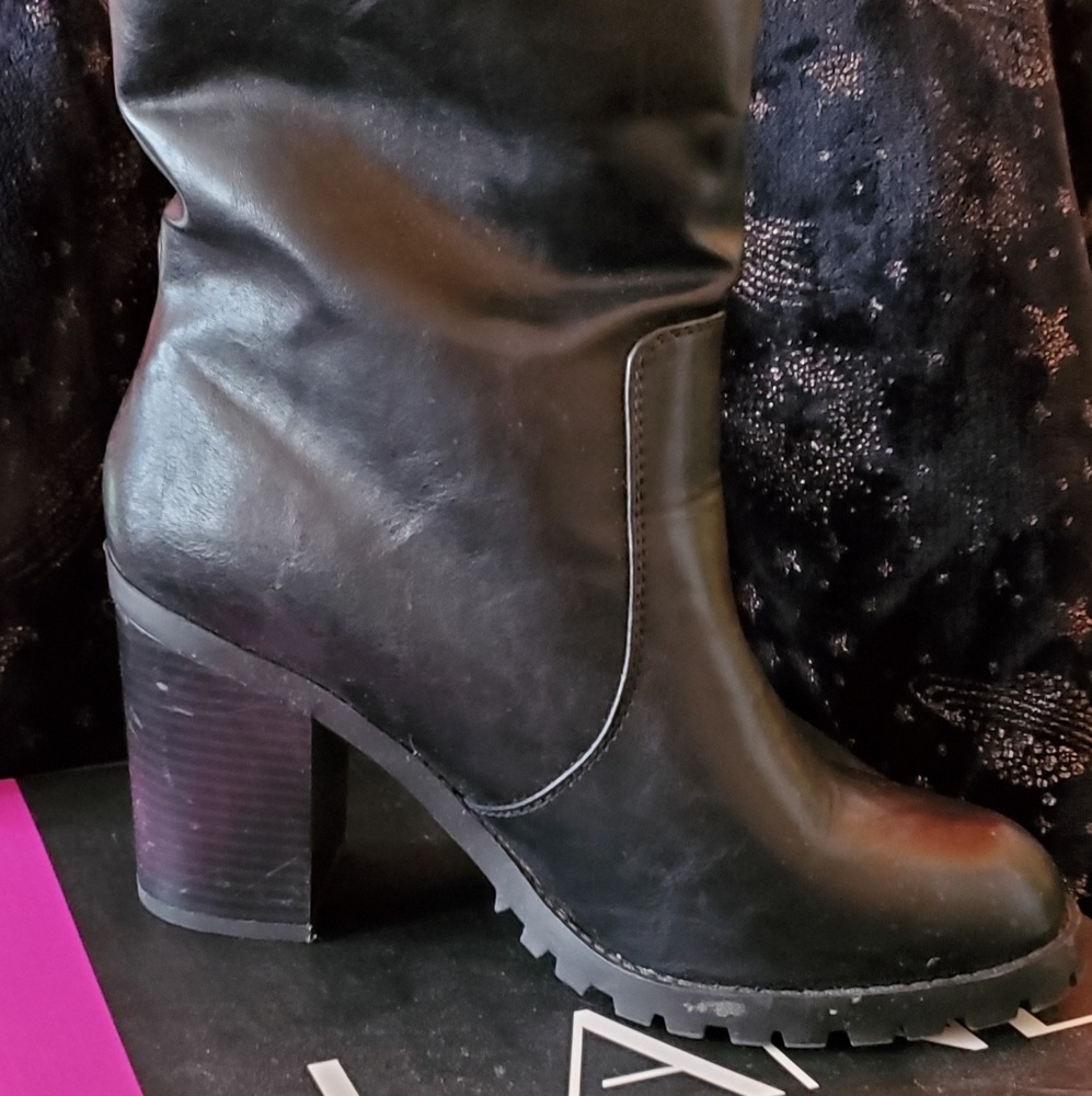 Boots - Picture 4 of 4
